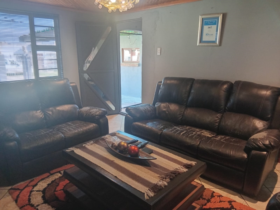 2 Bedroom Property for Sale in Kwa Nobuhle Eastern Cape